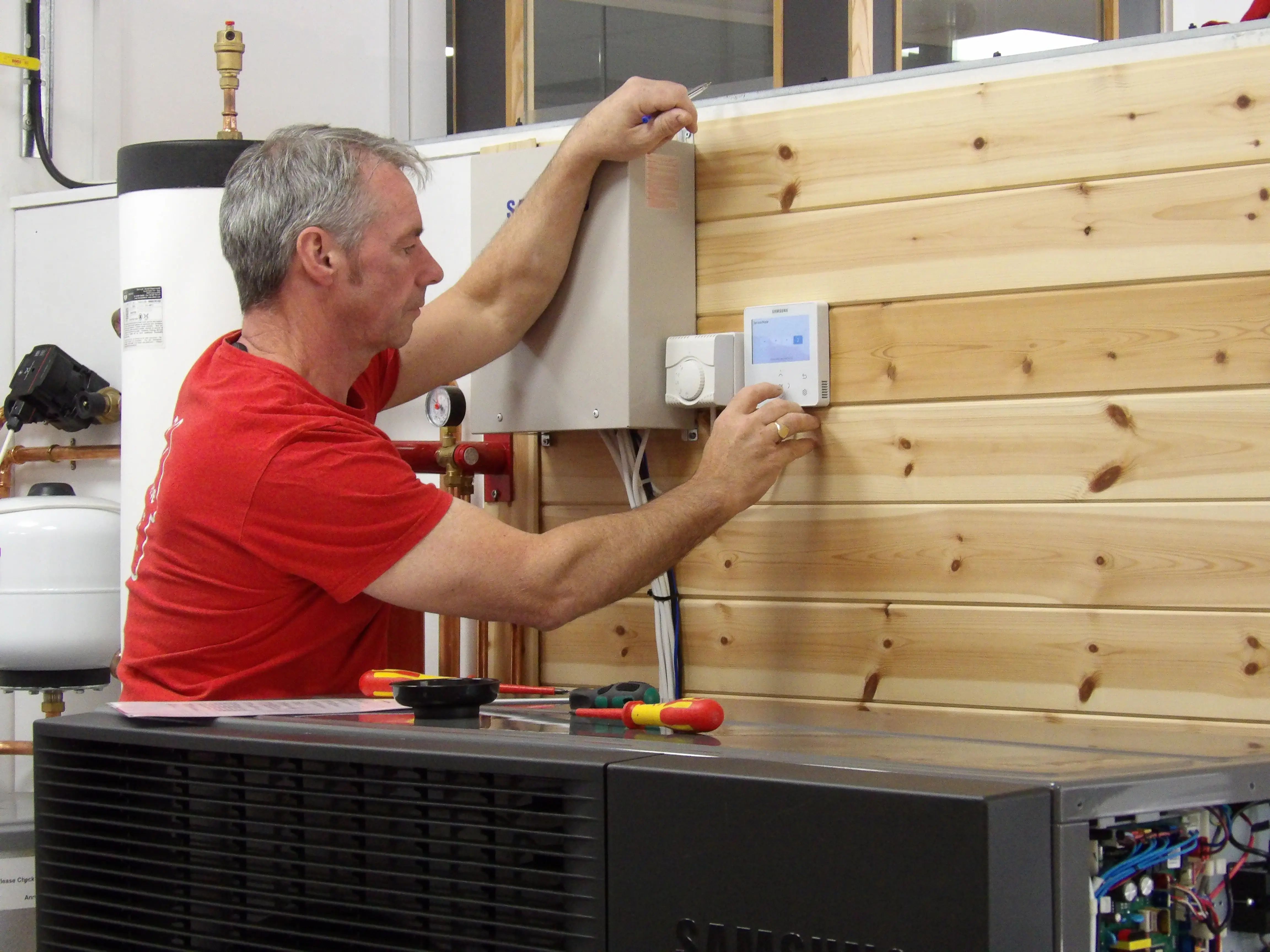 Heat pump training and low-carbon upskilling